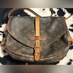 LOUIS VUITTON SAUMUR SHOULDER BAG MONOGRAM CANVAS